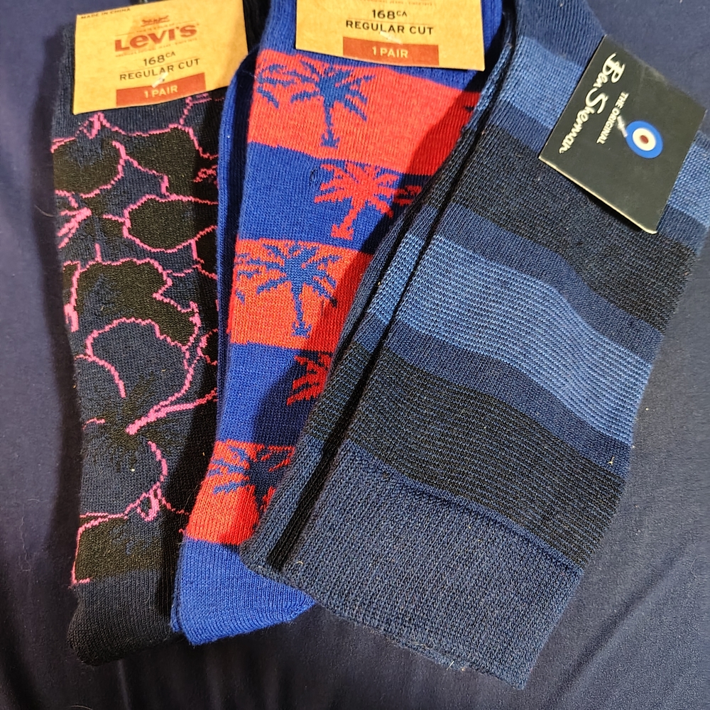 BEN SHERMAN Men's Casual Mixed Pattern Socks in Blue, Red, Black